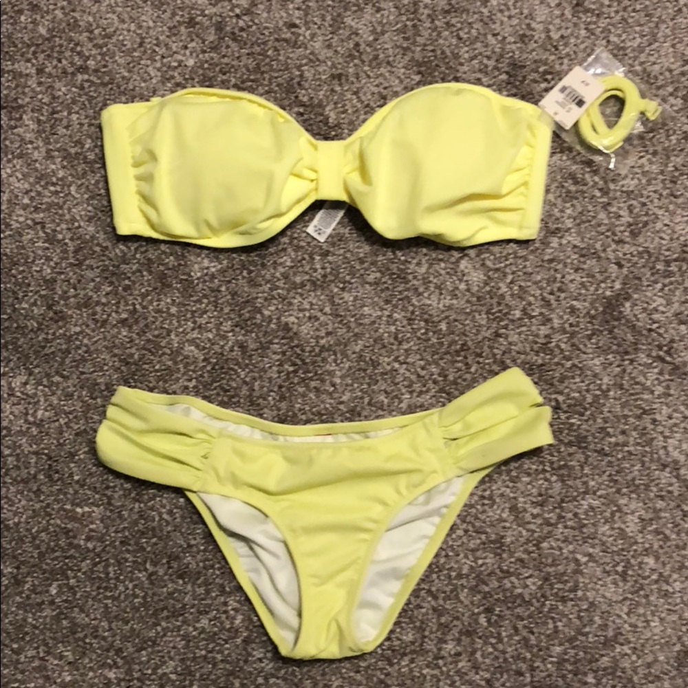 Victoria’s Secret Bikini Set